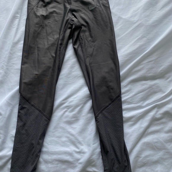 Nike women’s running leggings - small - Picture 7 of 11